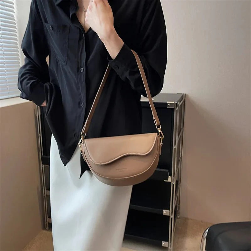 Fiona™ - Elegante Ledersatteltasche für stilbewusste Damen