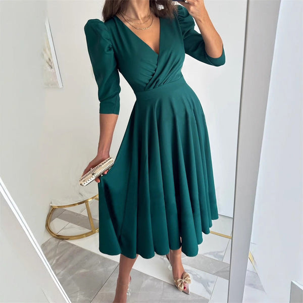 Tülay™ - Plissiertes Midikleid mit V-Ausschnitt